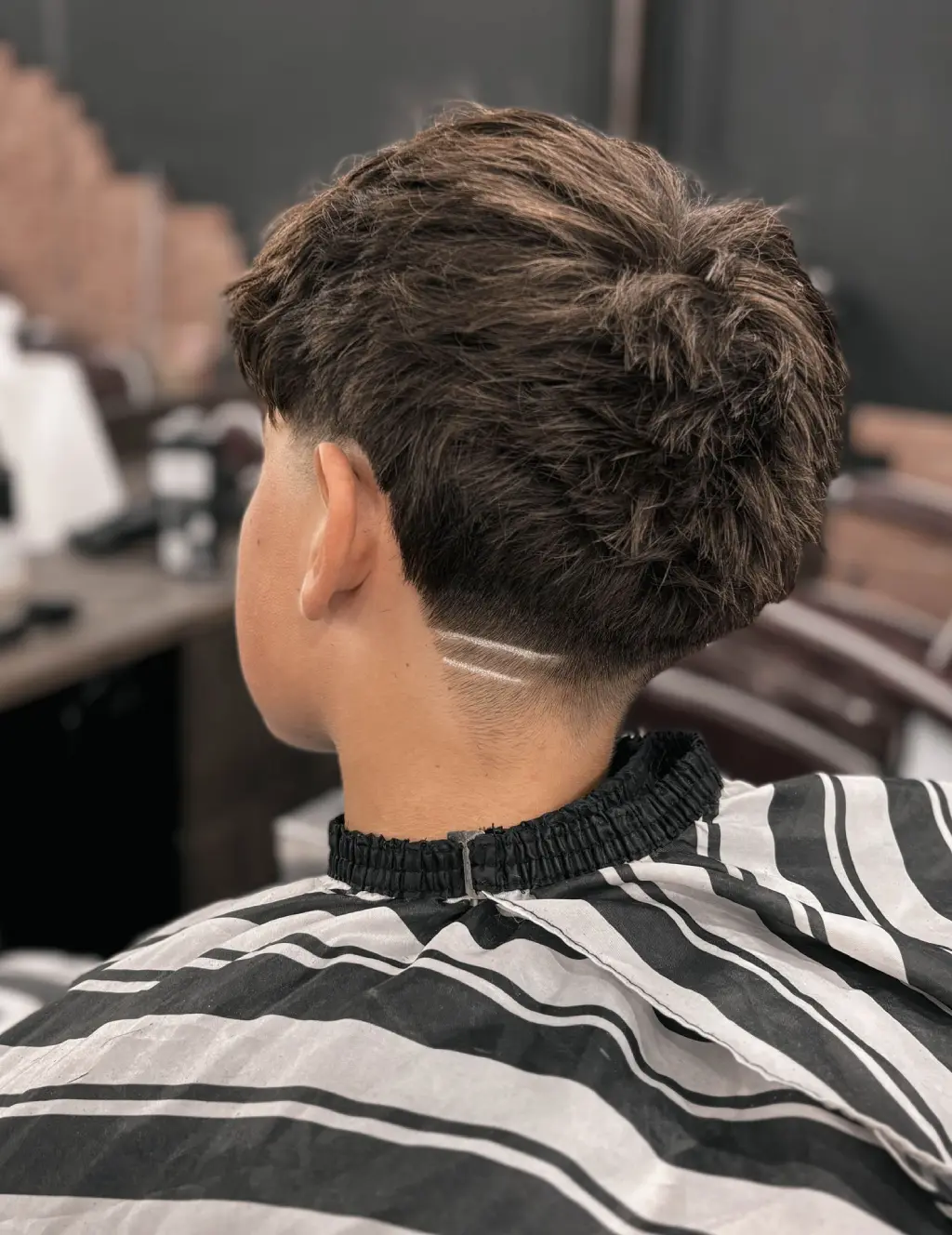 fryzury dla chłopców z wzorkami